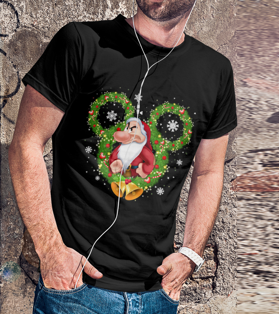 Grumpy Santa Dwarf In Wreath With Snowflakes And Bells T-Shirt