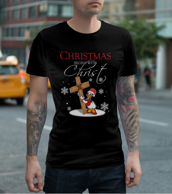 Christmas Begins With Christ Снежинки Крест Рождественский Утка Красный Колпак Носкиobos Отobwhat T-Shirt