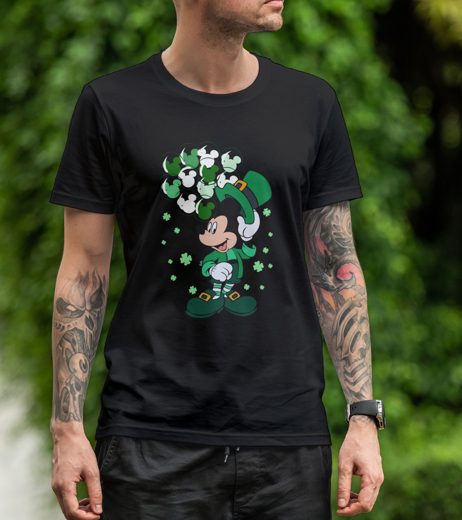 Mickey Mouse St Patrick's Day Celebration With Leprechaun Outfit And Shamrock Balloons T-Shirt