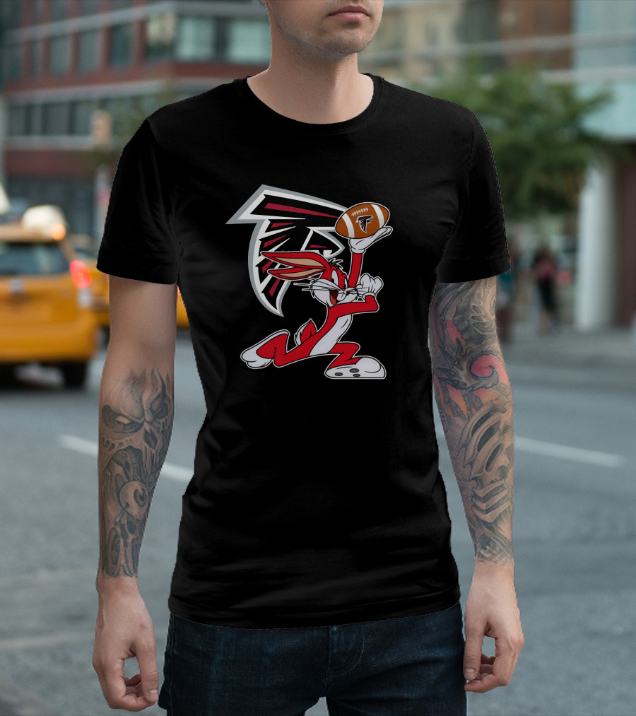 Atlanta Falcons Bugs Bunny Holding Football T-Shirt