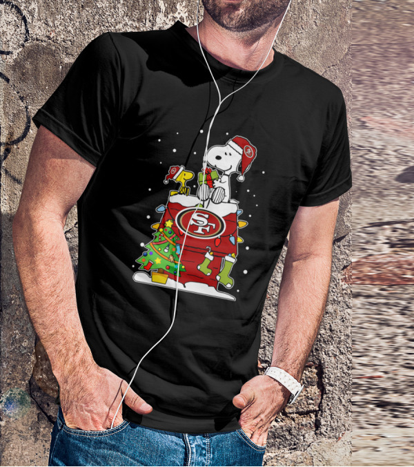 San Francisco 49ers Snoopy And Woodstock Christmas Celebration T-Shirt