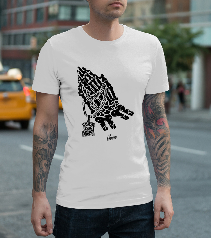 Spreaders Threads Bone Hand Necklace Pray Sneaker T-Shirt