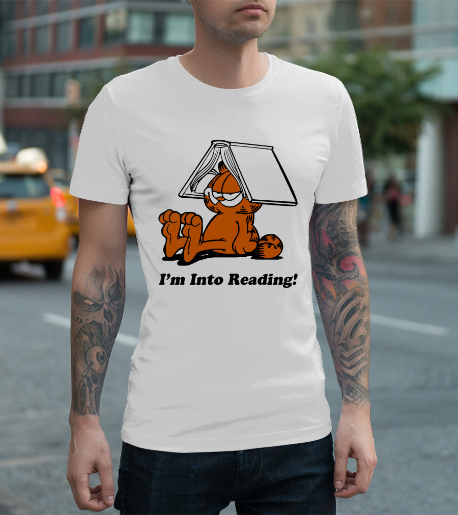 Shan Horan Draws Garfield I'm Into Reading Book Hat T-Shirt