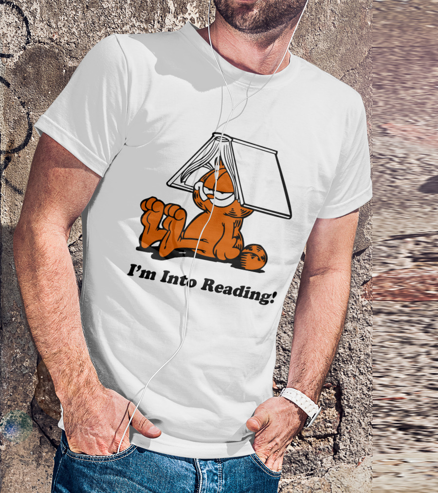 Shan Horan Draws Garfield I'm Into Reading Book Hat T-Shirt