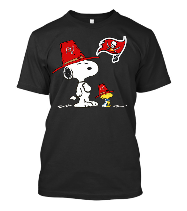 Buccaneers Snoopy And Woodstock With Tampa Bay Flag T-Shirt