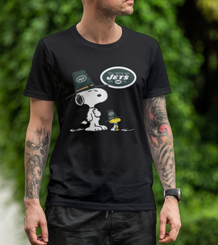 New York Jets Snoopy And Woodstock With Pilgrim Hats T-Shirt