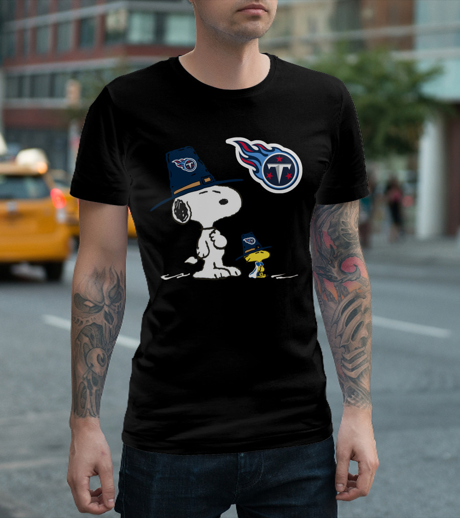 Tennessee Titans Snoopy And Woodstock Pilgrim Hats T-Shirt