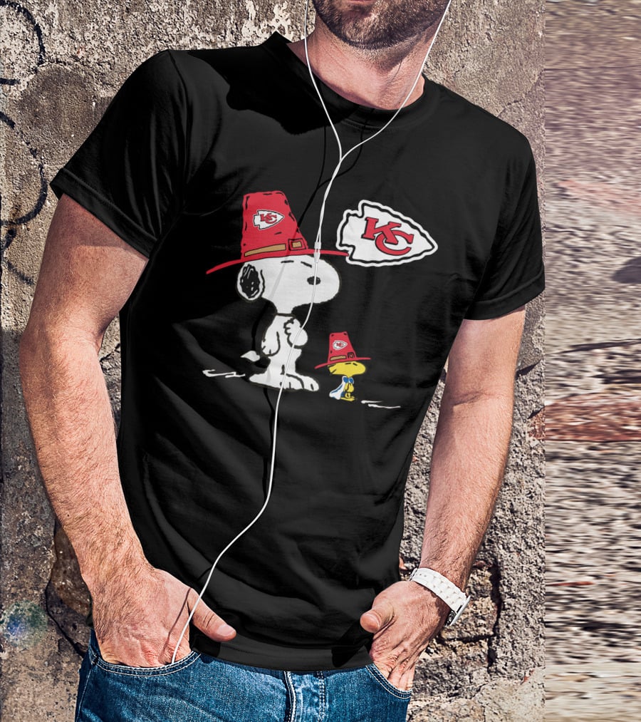 Kansas City Chiefs Snoopy And Woodstock Football T-Shirt