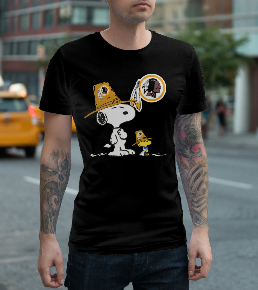 Snoopy And Woodstock Pilgrim Hats Washington Redskins T-Shirt