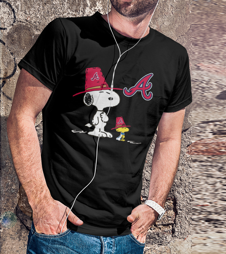 Snoopy And Woodstock Atlanta Braves Hat T-Shirt