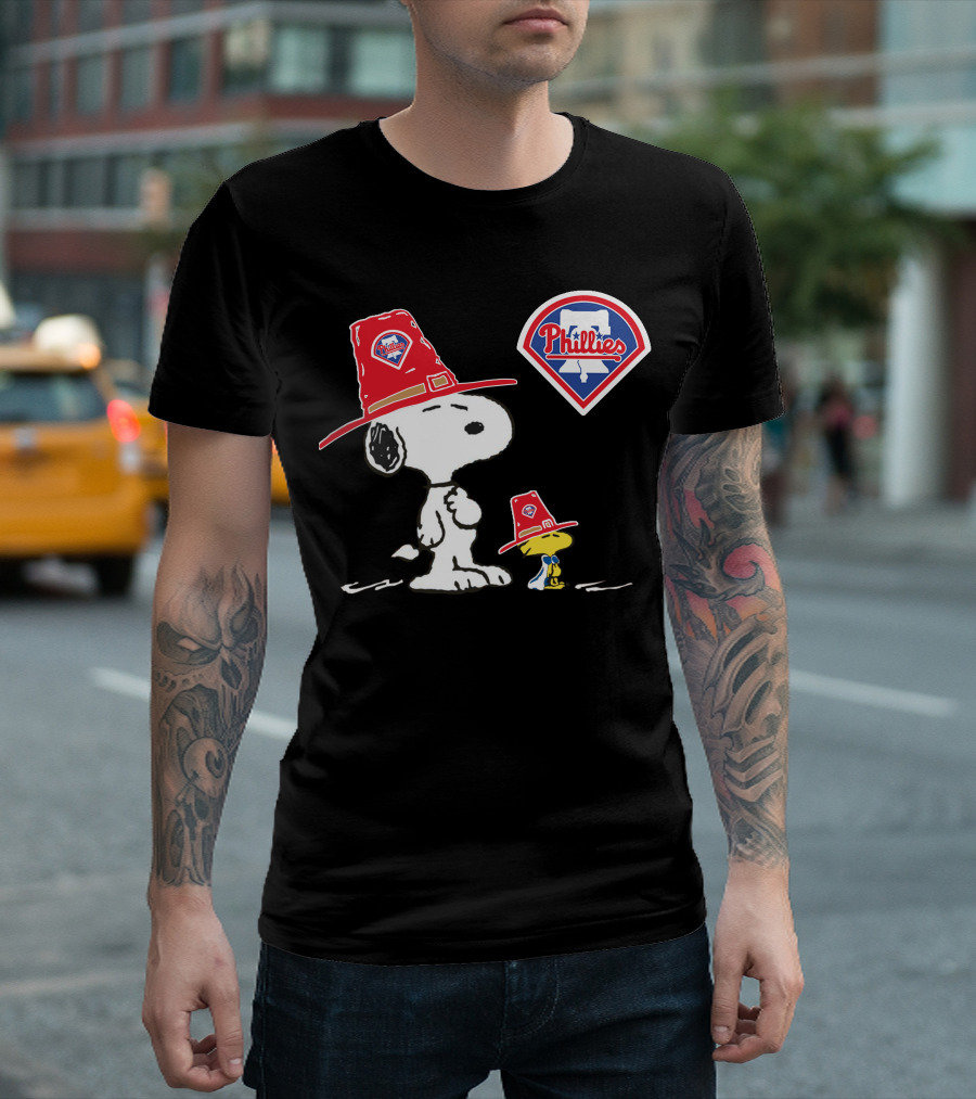 Philadelphia Phillies Snoopy Woodstock with Phillies Logo Hats T-Shirt