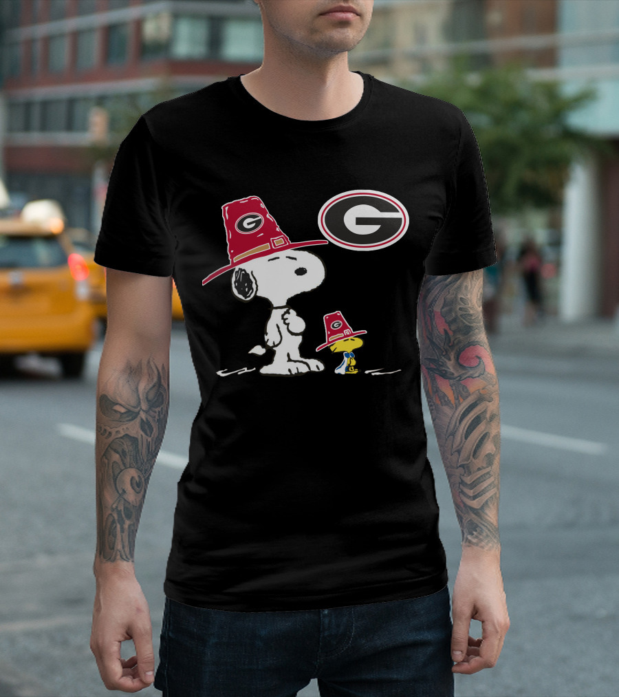 Georgia Bulldogs Snoopy Woodstocks Red Hats T-Shirt