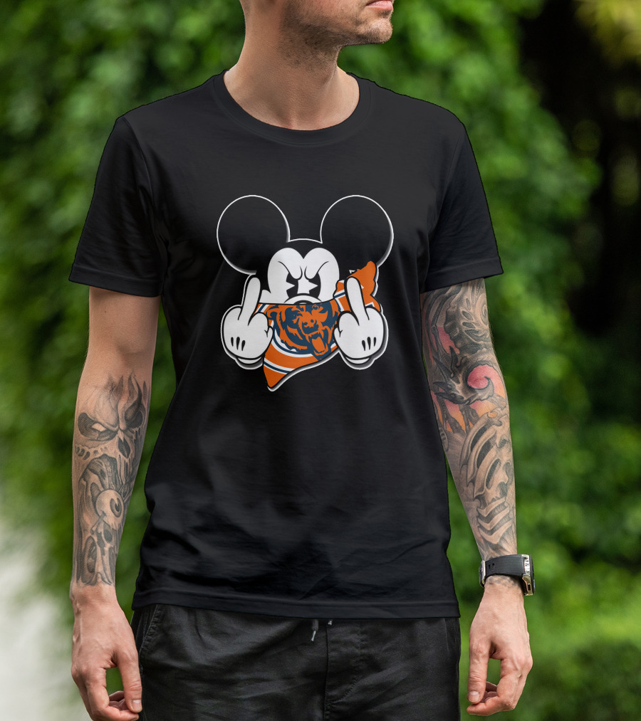 Mickey Mouse Chicago Bears Middle Finger Gesture T-Shirt