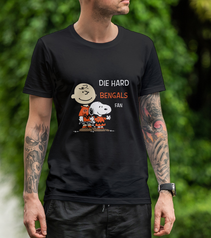 Die Hard Bengals Fan Snoopy And Charlie Brown T-Shirt