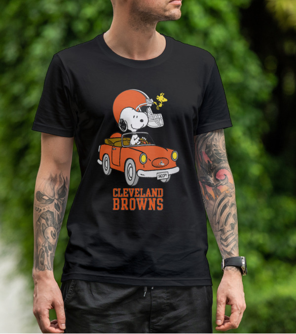 Cleveland Browns Snoopy Driving Football Adventure T-Shirt