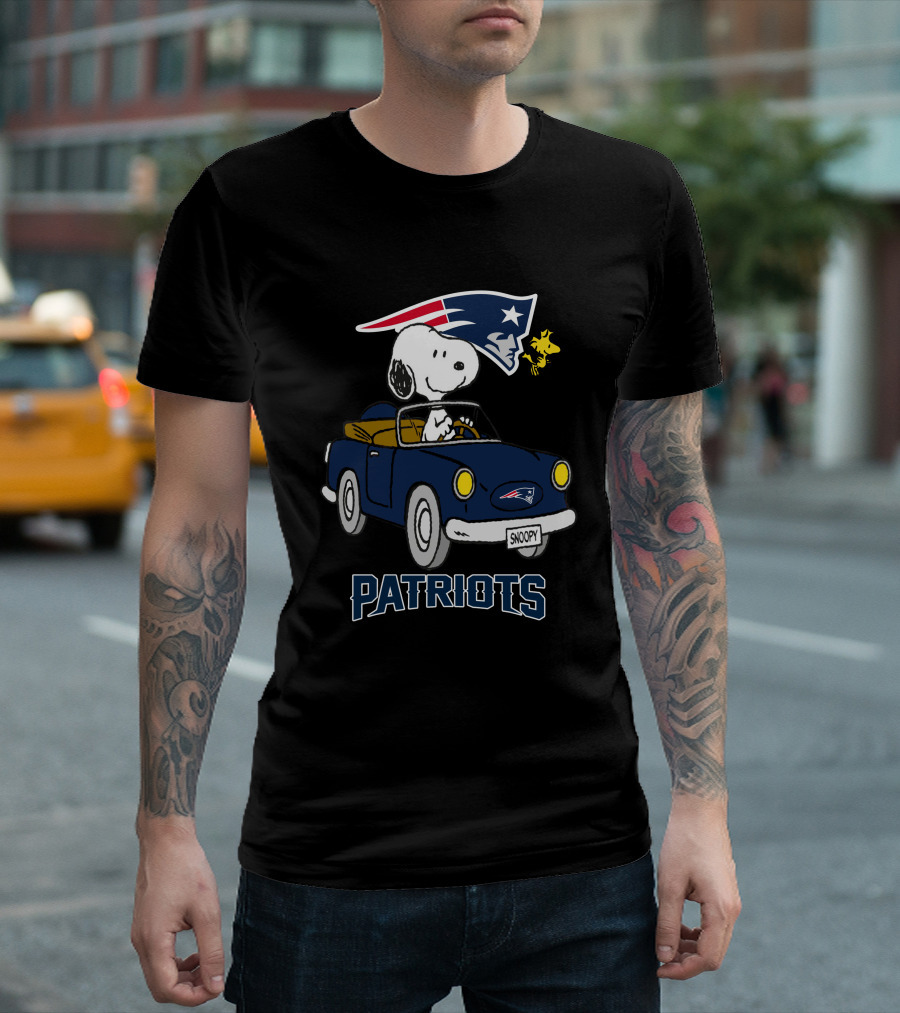 Snoopy Patriots Ride with Woodstock Football Car T-Shirt