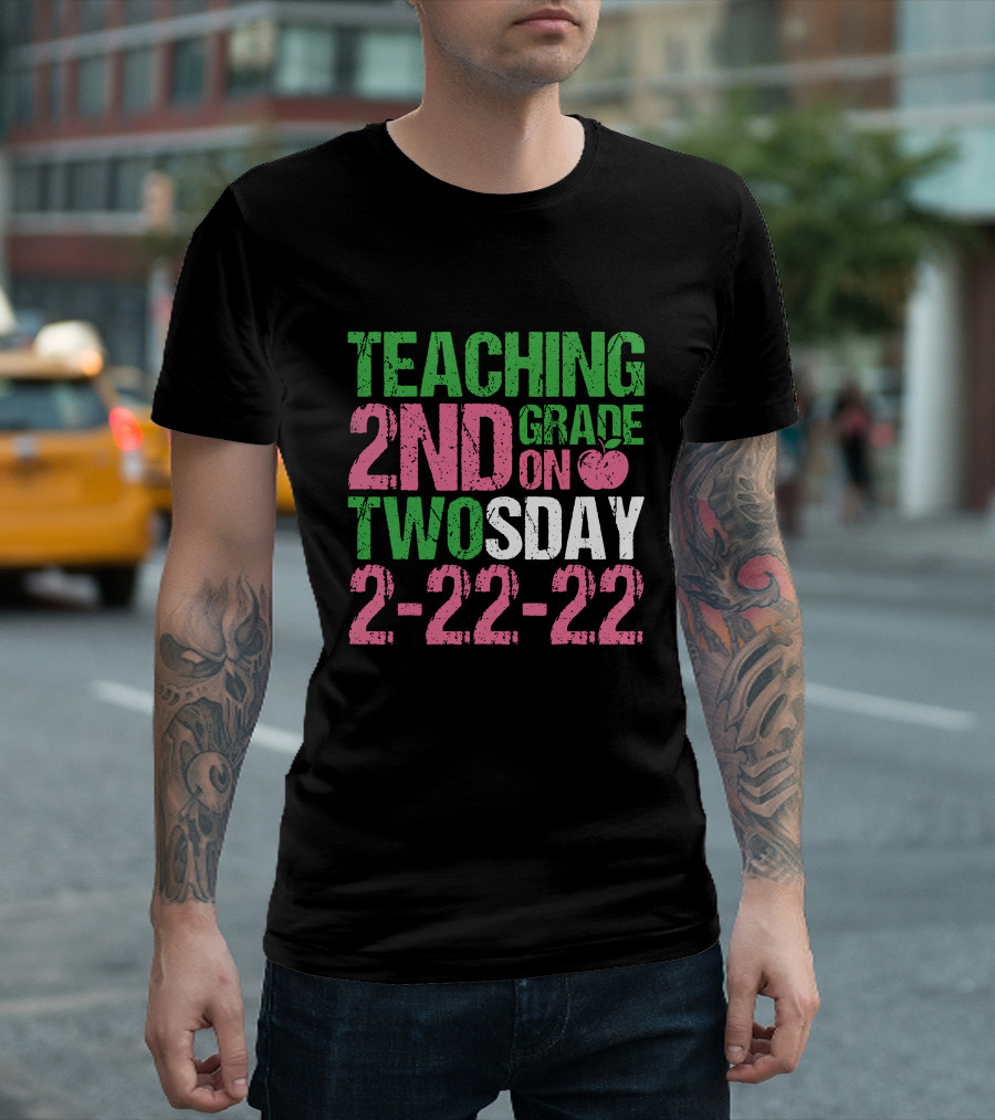 Teaching 2nd Grade on Twosday 2-22-22 Apple T-Shirt