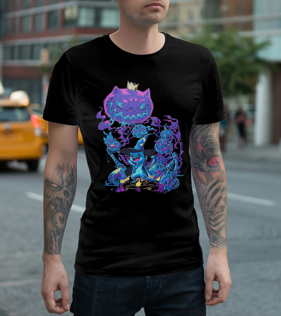 LIRIK HALLOWEEN Cat Wizard with Crown and Glowing Pumpkins T-Shirt