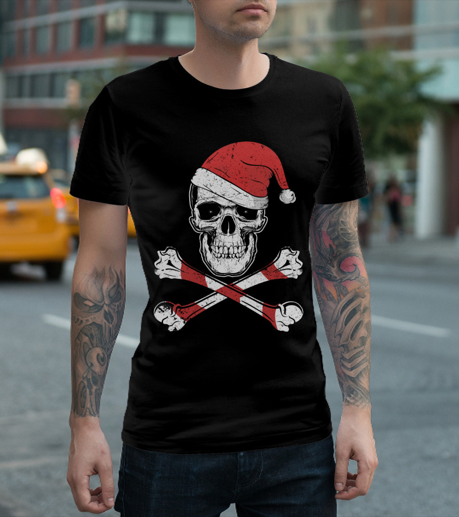 Pirate Jolly Roger Santa Hat Skull Christmas T-Shirt