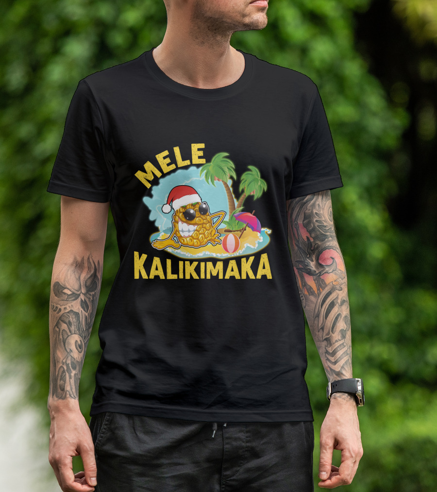 Mele Kalikimaka Hawaiian Pineapple With Santa Hat Tropical Christmas Vibes T-Shirt