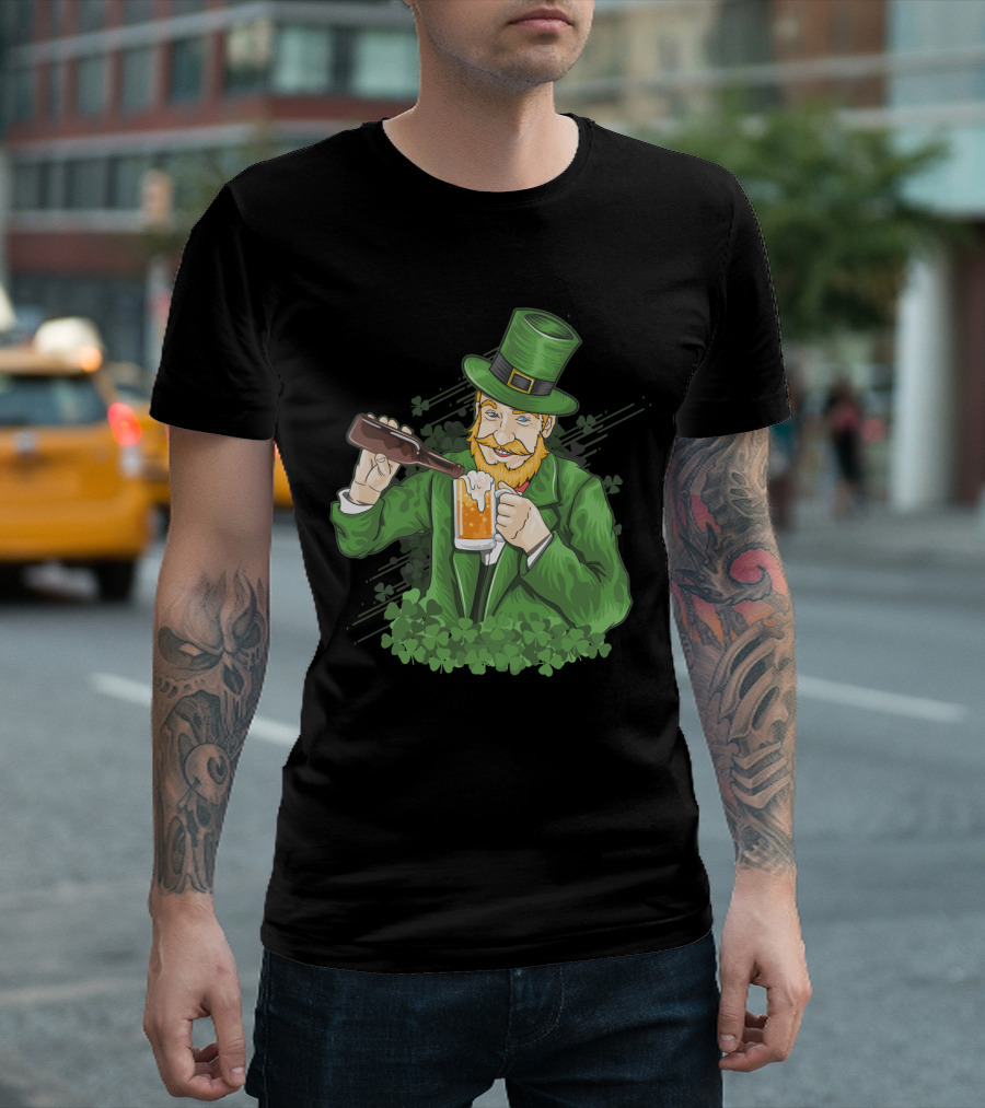 St Patrick's Day Leprechaun Pouring Shamrock Beer T-Shirt