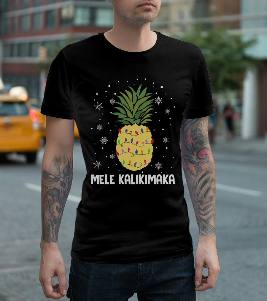 Mele Kalikimaka Pineapple Christmas Lights and Snowflakes T-Shirt