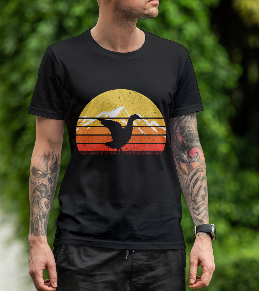 Retro Vintage Duck Silhouette With Sunset And Mountain Stripes T-Shirt