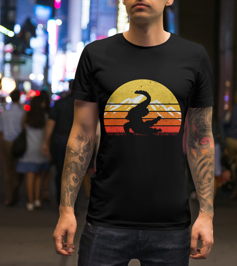 Retro Vintage Alligator Sunset Mountain T-Shirt