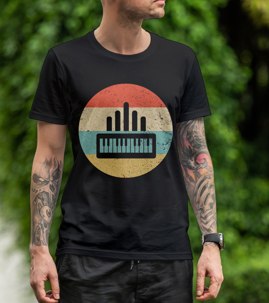 Vintage Retro Organ Keyboard With Striped Circle T-Shirt