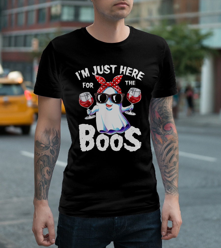 I'm Just Here For The Boos Funny Halloween Women Ghost Holding Wine Glasses T-Shirt