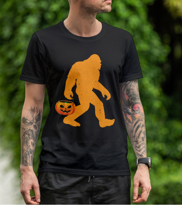 Funny Bigfoot Halloween Jack-o'-Lantern T-Shirt