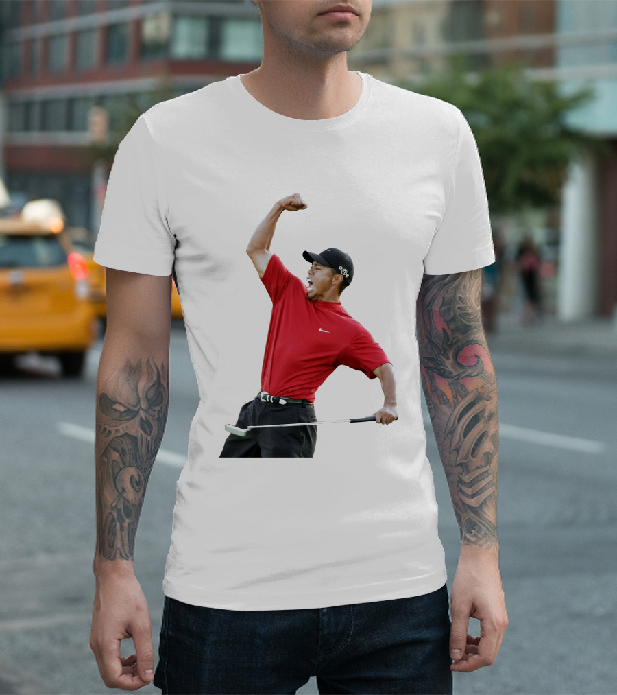 Tiger Woods Golf Victory Red Putter T-Shirt
