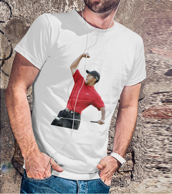 Tiger Woods Golf Victory Red Putter T-Shirt