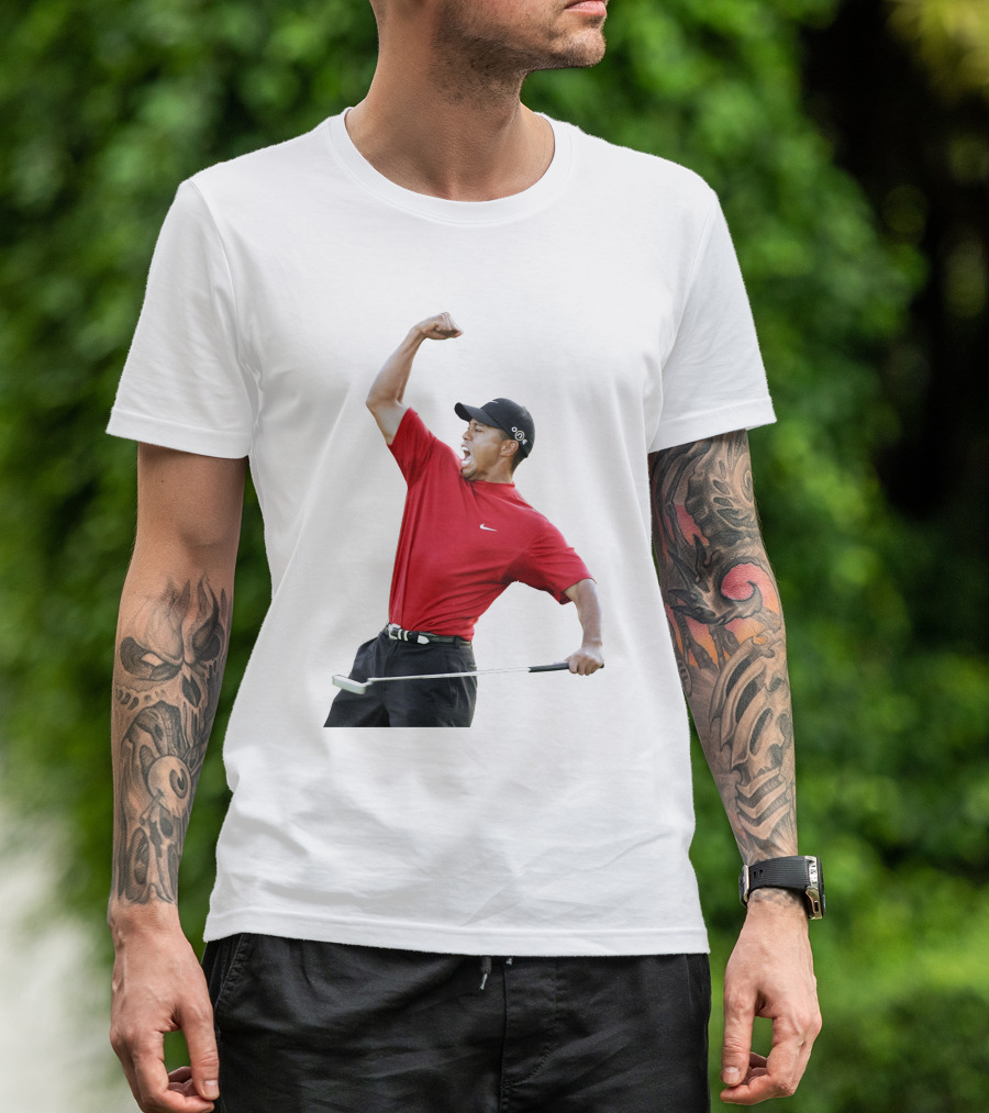 Tiger Woods Golf Victory Red Putter T-Shirt