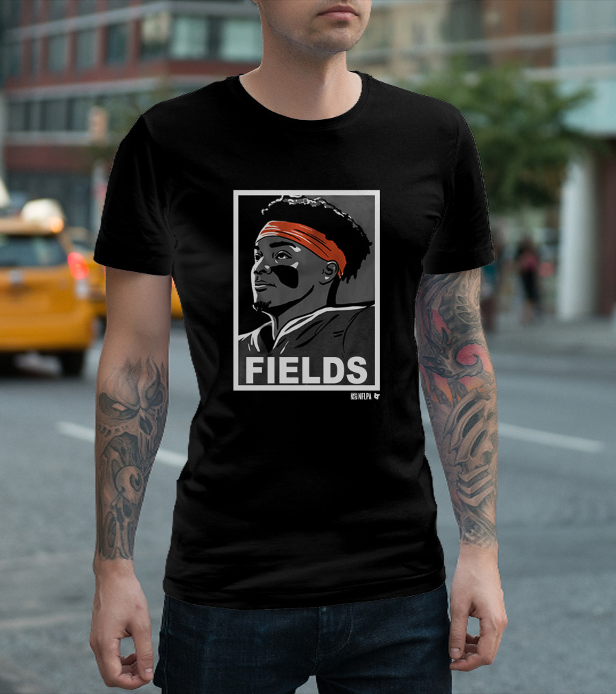 FIELDS NFLPA Black and White Portrait with Orange Headband T-Shirt