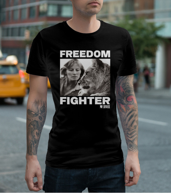 FREEDOM FIGHTER BORN FREE Lion And Woman Interaction T-Shirt