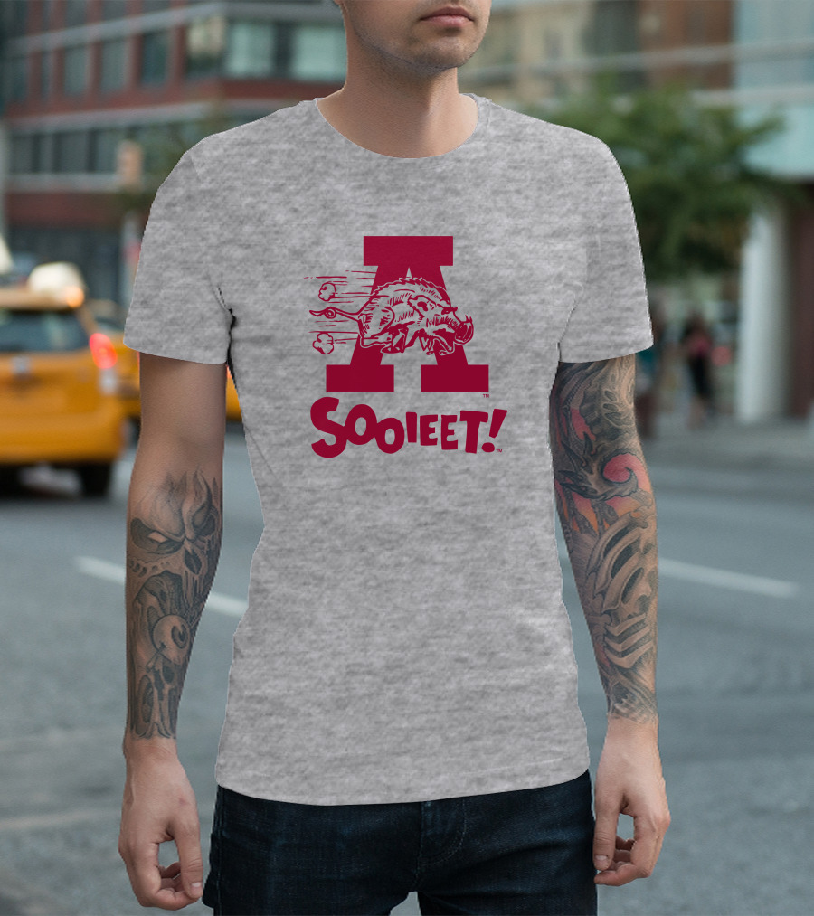 Eric Musselman Wearing Arkansas Razorbacks Logo Sooieet T-Shirt