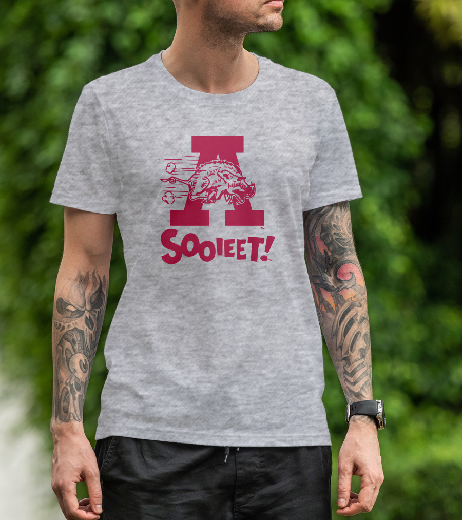 Eric Musselman Wearing Arkansas Razorbacks Logo Sooieet T-Shirt