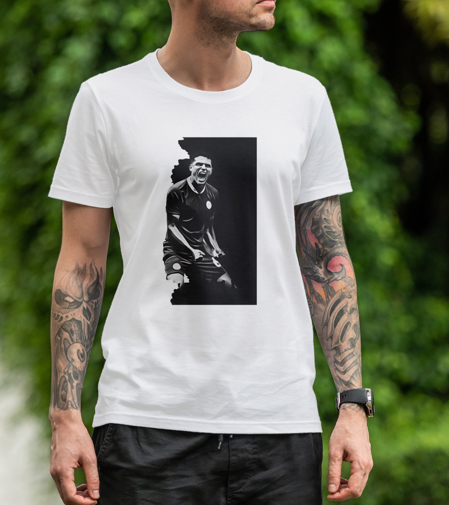 O Monstro Soccer Celebration Iconic Athlete Performance T-Shirt