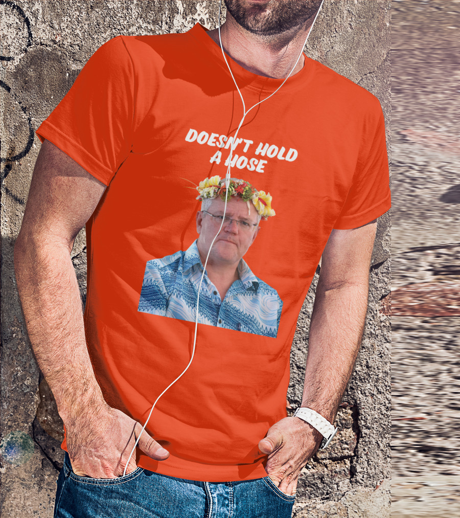 DOESN’T HOLD A HOSE FLORAL SHIRT T-Shirt