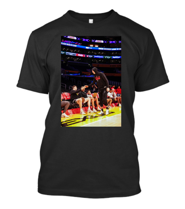 Austin Reaves And Alex Caruso NBA Courtside Handshake Bulls Lakers T-Shirt