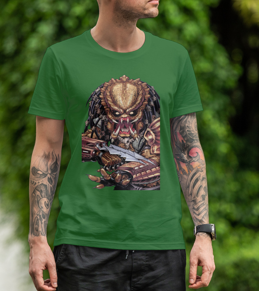 Predator Alien Holding Blade Comic T-Shirt