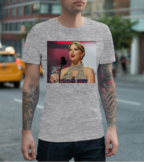 TAYLOR SWIFT SINGER SONGWRITER AWARD MOMENT T-Shirt