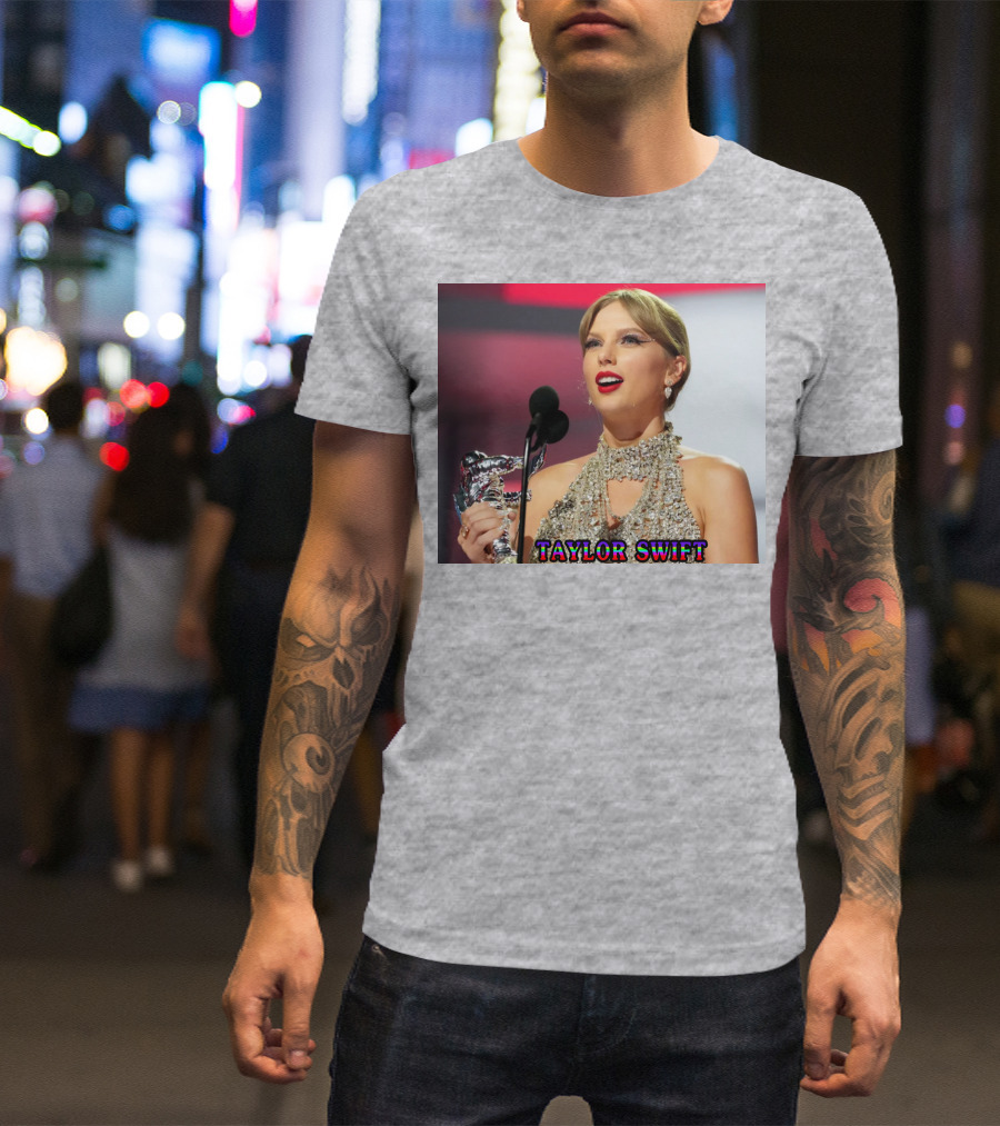 TAYLOR SWIFT SINGER SONGWRITER AWARD MOMENT T-Shirt