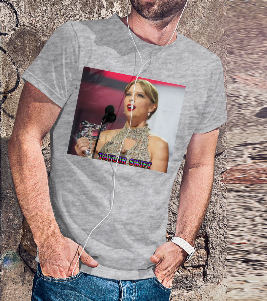 TAYLOR SWIFT SINGER SONGWRITER AWARD MOMENT T-Shirt