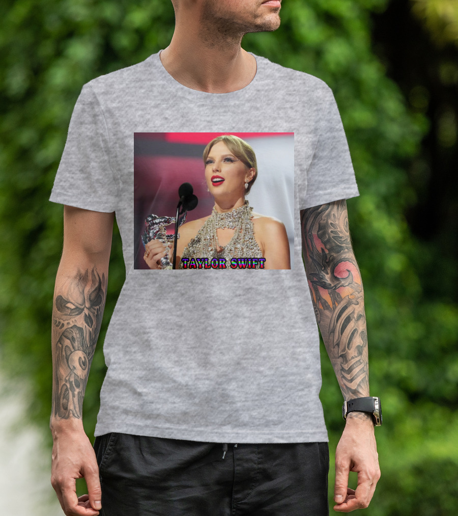 TAYLOR SWIFT SINGER SONGWRITER AWARD MOMENT T-Shirt