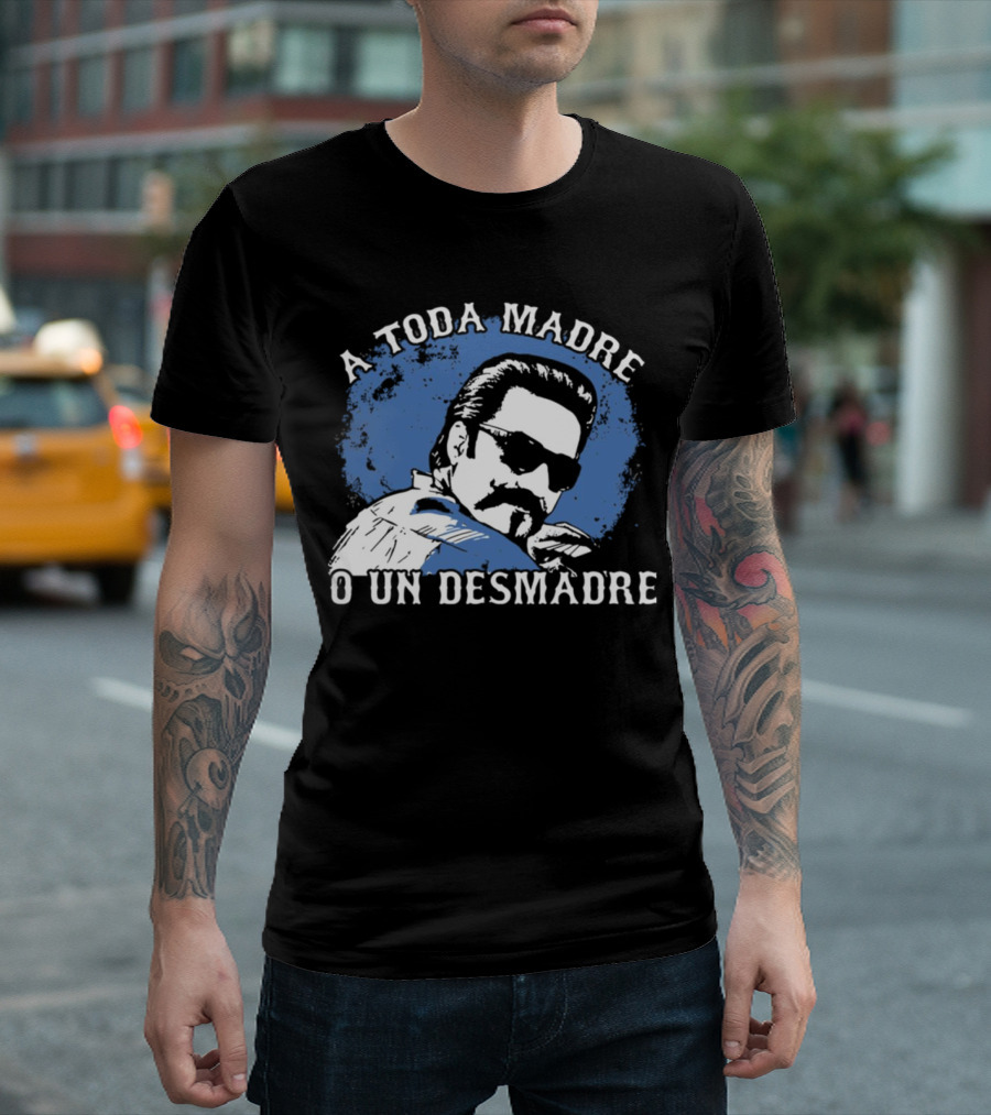 A Toda Madre O Un Desmadre Cool Mustache Sunglasses Dude Blue Circle T-Shirt