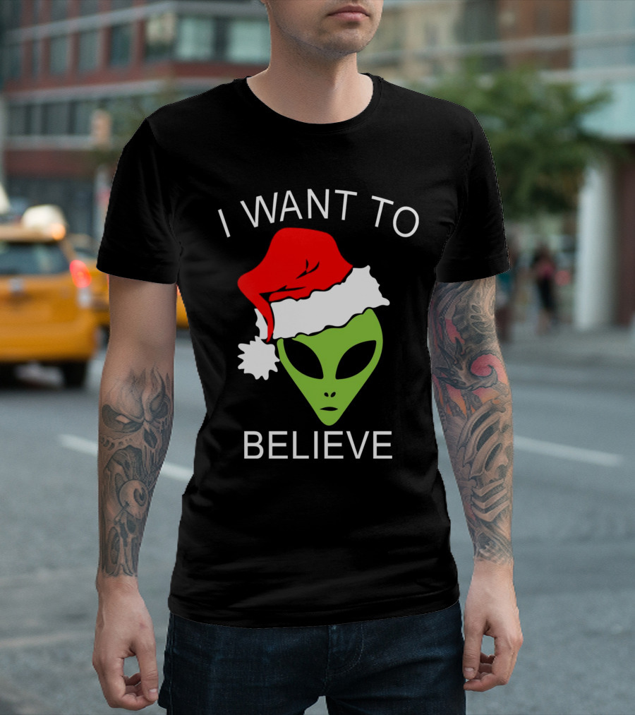 I Want To Believe Alien Santa Hat Christmas T-Shirt