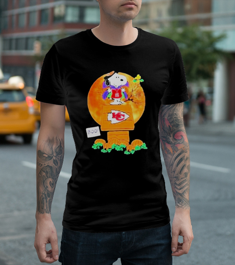 Snoopy Woodstock Witch Boo Kansas City Chiefs Halloween Peanuts Charlie Brown 15 T-Shirt
