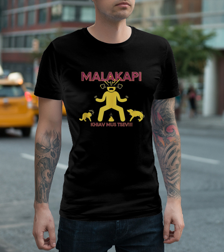 MALAKAPI Khiav Mus Tsev Funny Angry Figure Surrounded By Animals T-Shirt